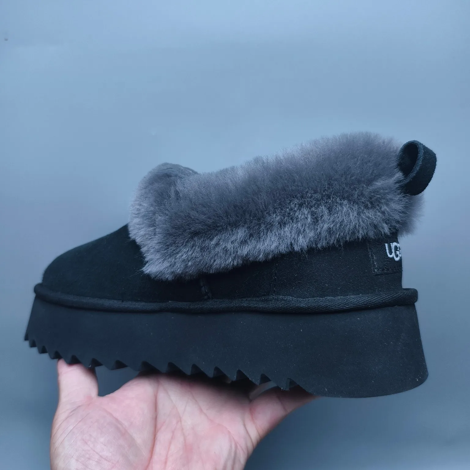 💰480 UGG sheepskin all-in-one snow boots 6733 Thick-soled non-slip slip-on casual style Color: Maroon Antelope Brown Black Size: 35-40